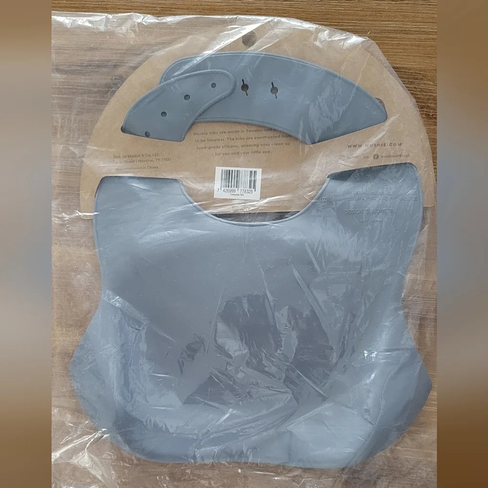 NWT Mushie Silicon Bib